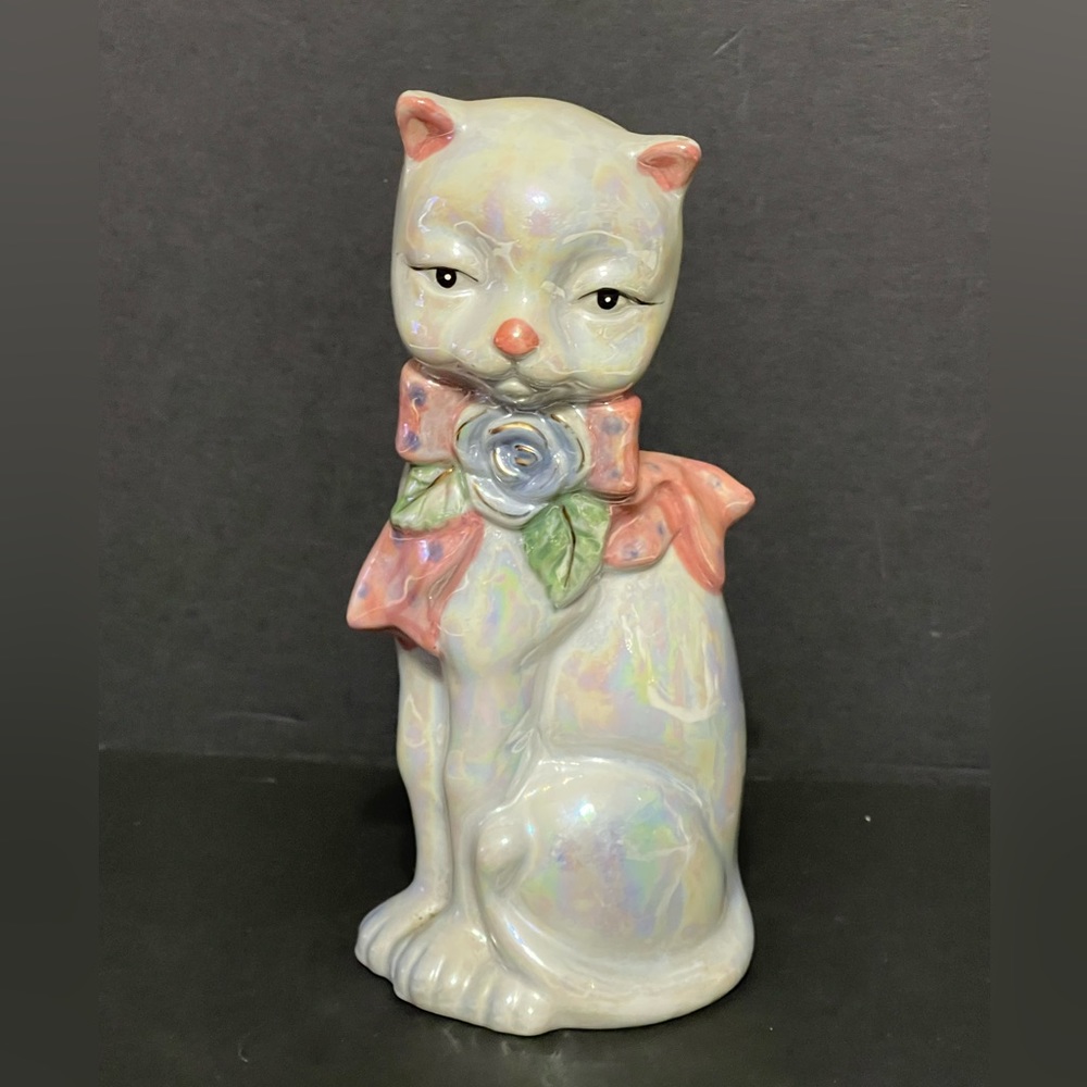 7.5” Tall Vtg Iridescent Lusterware Porcelain Cat Figurine No Chips/Cracks (T34)